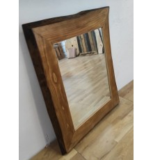 Specchio con cornice in legno massello di cedro con bordo naturale esterno
